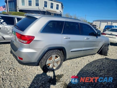 Trzecie zdjęcie samochodu z tyłu: 2011 JEEP GRAND CHEROKEE LAREDO VIN:1J4RR4GT5BC543232 - miniatura