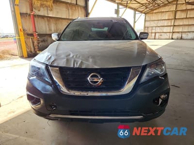Piąte zdjęcie samochodu w środku: 2018 NISSAN PATHFINDER SV VIN:5N1DR2MM0JC625946 - miniatura