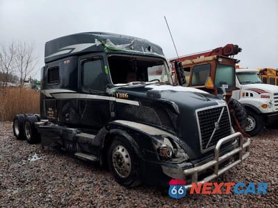2018 VOLVO VNL SEMI TRUCK 4V4NC9EH9JN891270 - główne zdjęcie licytacji z USA - miniatura