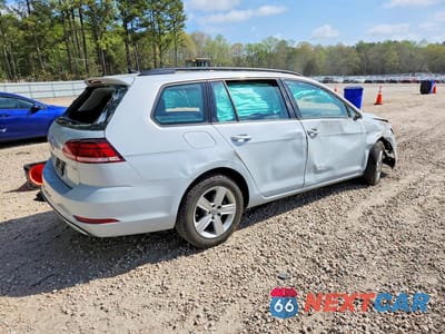 Trzecie zdjęcie samochodu z tyłu: 2018 VOLKSWAGEN GOLF SPORTWAGEN S VIN:3VWD17AU6JM766769 - miniatura