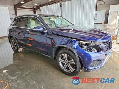 Czwarte zdjęcie samochodu z boku: 2019 MERCEDES-BENZ GLC 300 4MATIC VIN:WDC0G4KB0KV133505 - miniatura