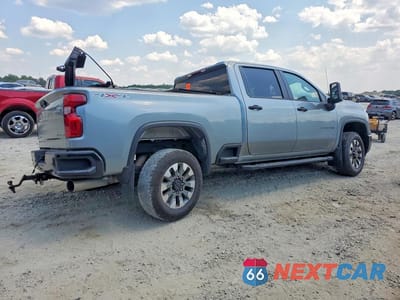 Trzecie zdjęcie samochodu z tyłu: 2024 CHEVROLET SILVERADO K2500 CUSTOM VIN:2GC4YMEY3R1115175 - miniatura