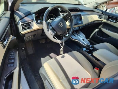 Zdjęcie 8 z 12 samochodu: 2018 HONDA CLARITY VIN:JHMZC5F12JC020177 - miniatura
