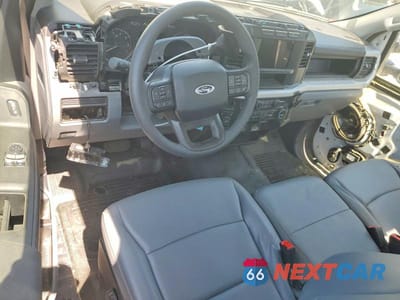 Zdjęcie 8 z 12 samochodu: 2024 FORD F250 SUPER DUTY VIN:1FTBF2BAXREC61144 - miniatura