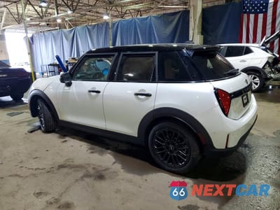 Drugie zdjęcie samochodu z przodu: 2025 MINI COOPER S VIN:WMW53GD08S2W88625 - miniatura