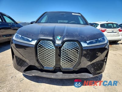 Piąte zdjęcie samochodu w środku: 2024 BMW IX XDRIVE50 VIN:WB523CF03RCR88309 - miniatura