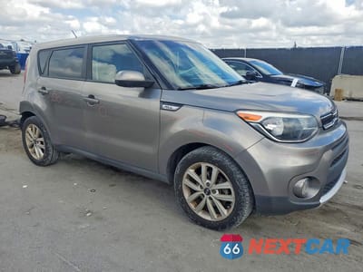 Czwarte zdjęcie samochodu z boku: 2018 KIA SOUL + VIN:KNDJP3A56J7612949 - miniatura