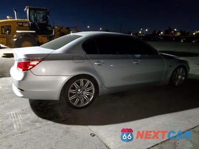 Trzecie zdjęcie samochodu z tyłu: 2004 BMW 545 I VIN:WBANB33584B111234 - miniatura