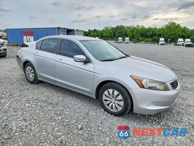 Czwarte zdjęcie samochodu z boku: 2009 HONDA ACCORD LX VIN:1HGCP26369A051114 - miniatura