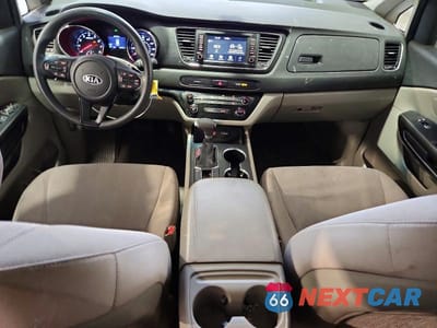 Zdjęcie 8 z 13 samochodu: 2019 KIA SEDONA LX VIN:KNDMB5C11K6548599 - miniatura
