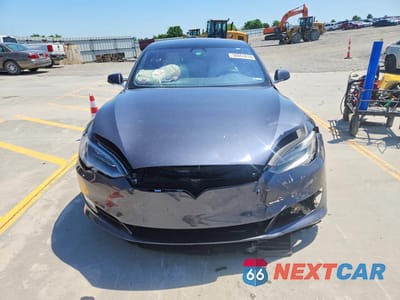 Piąte zdjęcie samochodu w środku: 2017 TESLA MODEL S VIN:5YJSA1E17HF184590 - miniatura
