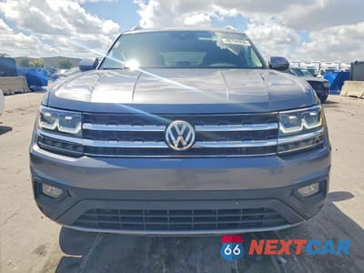 Piąte zdjęcie samochodu w środku: 2018 VOLKSWAGEN ATLAS SE VIN:1V2DR2CAXJC516940 - miniatura