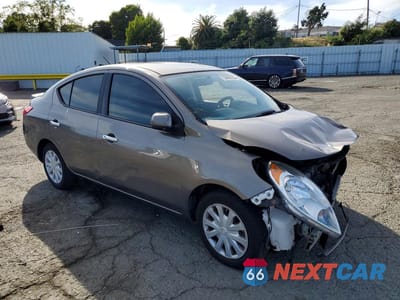 Czwarte zdjęcie samochodu z boku: 2013 NISSAN VERSA 1.6 S VIN:3N1CN7AP7DL868902 - miniatura