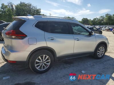 Trzecie zdjęcie samochodu z tyłu: 2019 NISSAN ROGUE S VIN:JN8AT2MT9KW267007 - miniatura