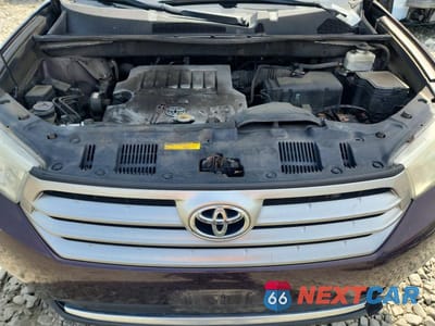 Zdjęcie 12 z 13 samochodu: 2012 TOYOTA HIGHLANDER SE VIN:5TDBK3EH7CS161952 - miniatura