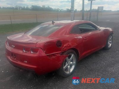 Czwarte zdjęcie samochodu z boku: 2013 CHEVROLET CAMARO LT VIN:2G1FB1E37D9180126 - miniatura