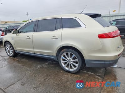 Drugie zdjęcie samochodu z przodu: 2011 LINCOLN MKT VIN:2LMHJ5AT9BBJ52253 - miniatura
