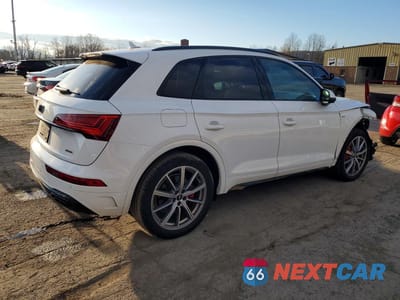 Trzecie zdjęcie samochodu z tyłu: 2024 AUDI Q5 E PREMIUM PLUS 55 VIN:WA1E2AFY1R2131128 - miniatura