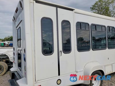 Zdjęcie 9 z 10 samochodu: 2016 FORD ECONOLINE E350 SUPER DUTY CUTAWAY VAN VIN:1FDEE3FL8GDC03520 - miniatura
