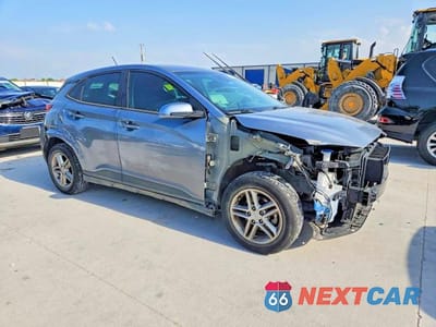 Czwarte zdjęcie samochodu z boku: 2021 HYUNDAI KONA SE VIN:KM8K12AA7MU664055 - miniatura