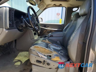 Zdjęcie 7 z 13 samochodu: 2004 CHEV SUBURBAN K1500 VIN:3GNFK16T74G257368 - miniatura