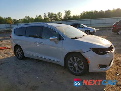 Czwarte zdjęcie samochodu z boku: 2017 CHRYSLER PACIFICA LIMITED VIN:2C4RC1GG1HR603001 - miniatura