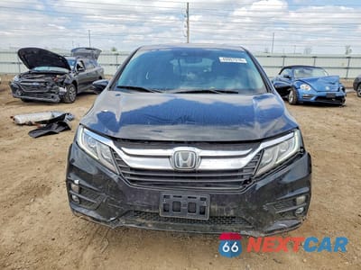 Piąte zdjęcie samochodu w środku: 2018 HONDA ODYSSEY EXL VIN:5FNRL6H73JB036710 - miniatura