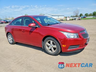 Czwarte zdjęcie samochodu z boku: 2014 CHEVROLET CRUZE LT VIN:1G1PC5SB8E7364434 - miniatura