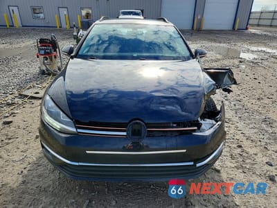 Piąte zdjęcie samochodu w środku: 2018 VOLKSWAGEN GOLF SPORTWAGEN S VIN:3VWD17AU2JM763366 - miniatura