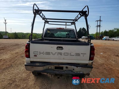 Zdjęcie 6 z 12 samochodu: 2005 CHEVROLET SILVERADO K2500 HEAVY DUTY VIN:1GCHK29U45E300424 - miniatura