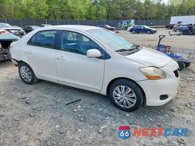 Czwarte zdjęcie samochodu z boku: 2010 TOYOTA YARIS BASE VIN:JTDBT4K38A4074145 - miniatura