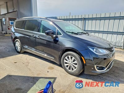 Czwarte zdjęcie samochodu z boku: 2017 CHRYSLER PACIFICA TOURING L VIN:2C4RC1BG3HR598102 - miniatura