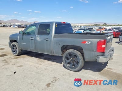 Drugie zdjęcie samochodu z przodu: 2011 CHEVROLET SILVERADO K1500 LT VIN:3GCPKSE37BG273037 - miniatura