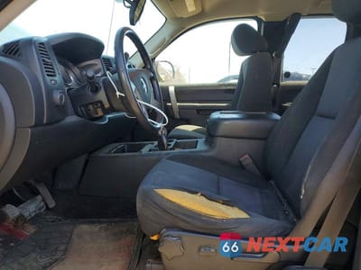 Zdjęcie 7 z 11 samochodu: 2010 CHEVROLET SILVERADO K1500 LT VIN:1GCSKSE33AZ128408 - miniatura