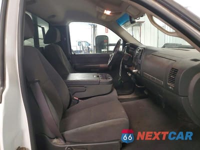 Zdjęcie 10 z 13 samochodu: 2007 CHEVROLET SILVERADO K3500 VIN:1GCHK34K07E538866 - miniatura