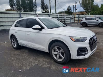 Czwarte zdjęcie samochodu z boku: 2021 AUDI Q5 PREMIUM VIN:WA1AAAFY0M2099749 - miniatura