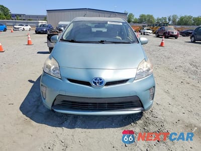 Piąte zdjęcie samochodu w środku: 2014 TOYOTA PRIUS TWO VIN:JTDKN3DU5E1826028 - miniatura