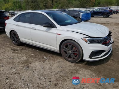 Czwarte zdjęcie samochodu z boku: 2019 VOLKSWAGEN JETTA GLI VIN:3VW5T7BU5KM153797 - miniatura