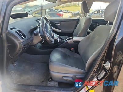 Zdjęcie 7 z 12 samochodu: 2014 TOYOTA PRIUS TWO VIN:JTDKN3DU6E0365301 - miniatura