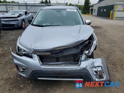 Piąte zdjęcie samochodu w środku: 2020 SUBARU FORESTER TOURING VIN:JF2SKAXC4LH529886 - miniatura