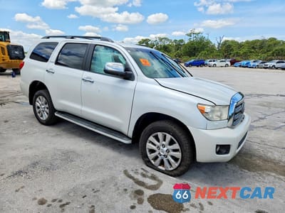 Czwarte zdjęcie samochodu z boku: 2017 TOYOTA SEQUOIA PLATINUM VIN:5TDDW5G10HS154907 - miniatura