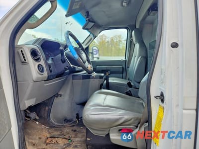 Zdjęcie 7 z 13 samochodu: 2014 FORD ECONOLINE E350 SUPER DUTY CUTAWAY VAN VIN:1FDWE3FL8EDA67424 - miniatura
