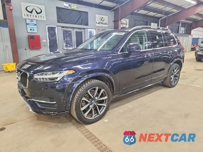 2016 VOLVO XC90 T6 YV4A22PKXG1016046 - główne zdjęcie licytacji z USA - miniatura