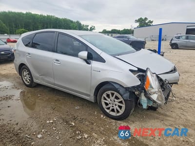 Czwarte zdjęcie samochodu z boku: 2012 TOYOTA PRIUS V VIN:JTDZN3EU5C3180701 - miniatura