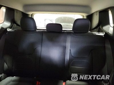 Zdjęcie 10 z 13 samochodu: 2022 JEEP RENEGADE LATITUDE VIN:ZACNJDB19NPN57715 - miniatura