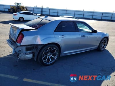 Trzecie zdjęcie samochodu z tyłu: 2018 CHRYSLER 300 S VIN:2C3CCABG5JH137246 - miniatura