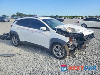 Czwarte zdjęcie samochodu z boku: 2022 HYUNDAI KONA SEL VIN:KM8K62AB8NU905570 - miniatura