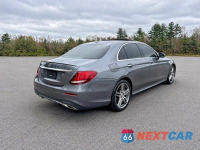 Czwarte zdjęcie samochodu z boku: 2017 MERCEDES-BENZ E 300 4MATIC VIN:WDDZF4KBXHA066742 - miniatura