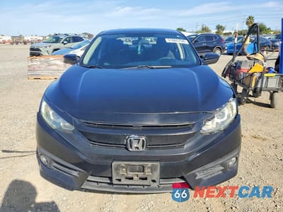 Piąte zdjęcie samochodu w środku: 2016 HONDA CIVIC EX VIN:2HGFC1F3XGH636022 - miniatura
