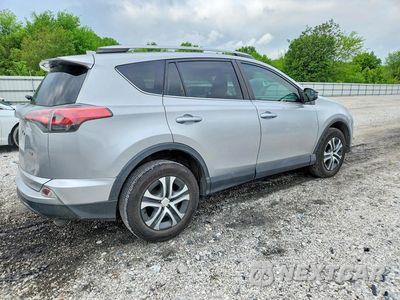 Trzecie zdjęcie samochodu z tyłu: 2018 TOYOTA RAV4 LE VIN:2T3ZFREV4JW512937 - miniatura